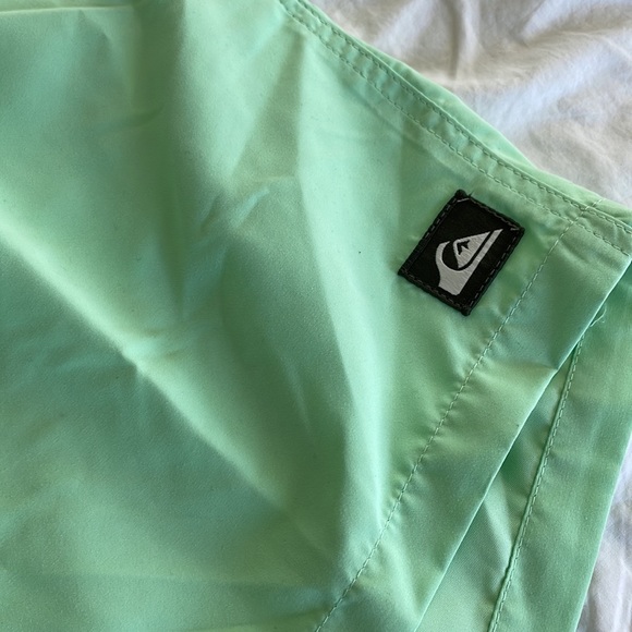 Quicksilver trunks - Picture 2 of 6